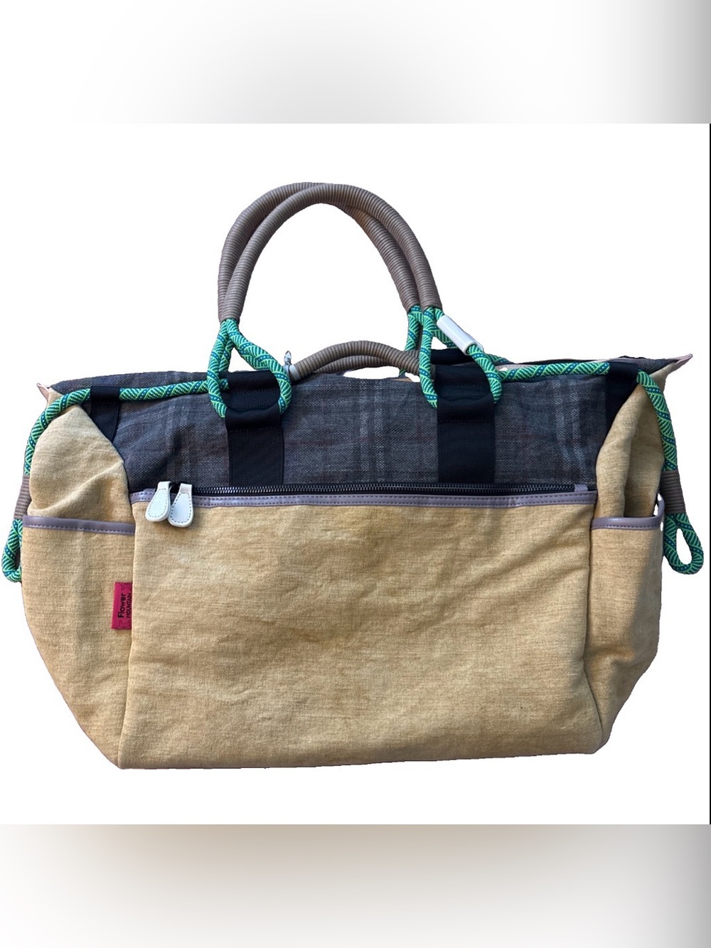 NWT Flower Mountain Weekend Bag in Beige - Picture 7 of 10